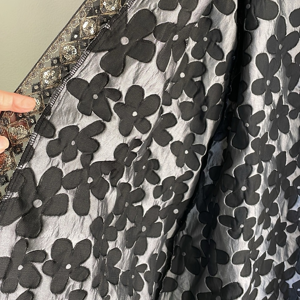 POL Black Organza & Gray Floral w. Gold Embellished Trim Detail Kimono M/L NWOT - Picture 7 of 11